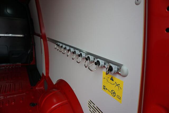 Volkswagen TRANSPORTER 32 | 150 PK DSG | L2H1 | App-Connect | Camera | Cruise | PDC | Standkachel | Stoelverwarming | Trekhaak