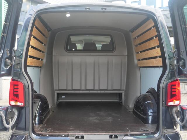 Volkswagen TRANSPORTER 2.0 TDI 150 | Aut. | DC | Bulli | L2H1 | Navi | Cruise | Airco..