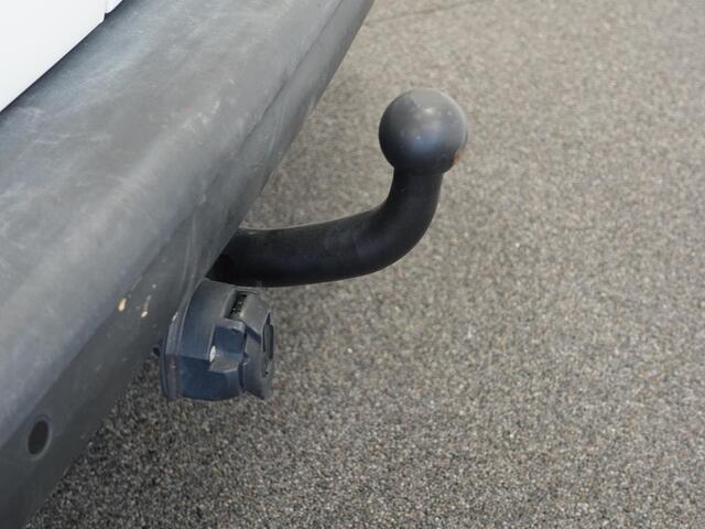 Volkswagen TRANSPORTER 2.0 TDI 110pk L2H1 Navigatie Apple Carplay/Android Auto Trekhaak Camera Parkeersensoren achter Cruise Control Airco