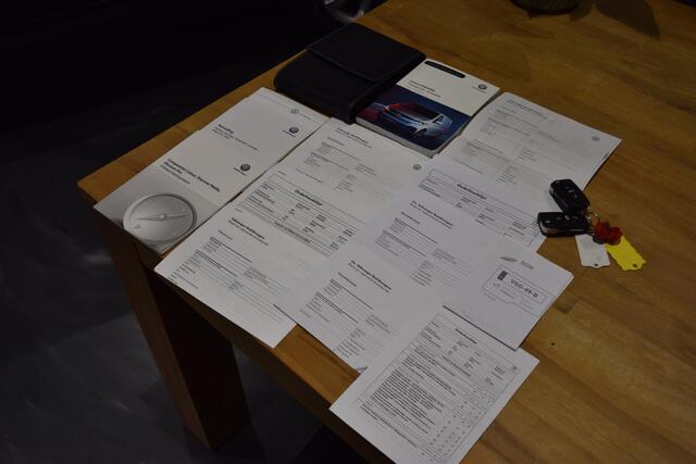 Volkswagen TRANSPORTER 2.0 TDI L2H1 Highline DSG Automaat 3-zits (3 persoons) | Org. NL | BPM Vrij | Trekhaak | LED | Adaptive Cruise Control | PDC V+A incl. Camera | Voorruit verwarming | DAB+ | Lichtmetalen velgen 19" |