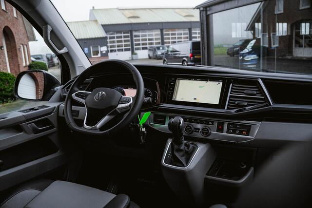 Volkswagen TRANSPORTER T6.1 2.0 TDI 204 PK DSG CARAVELLE L2H1 A-KLEP DUB/DUB ACC | LED | Leder | Virtual Cockpit | Privacy glass |