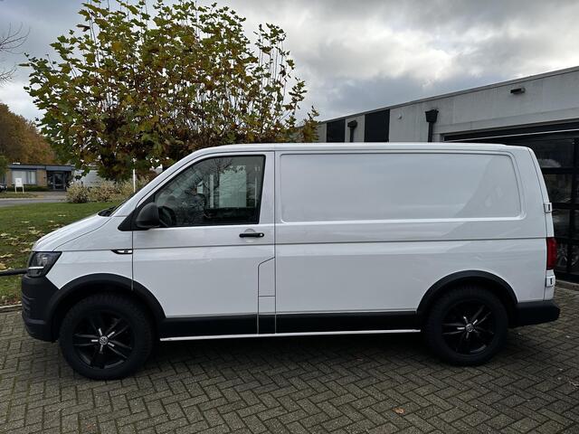 Volkswagen TRANSPORTER 2.0 TDI L1H1 Trendline 2.0 TDI | 124.000 km | Stoere Offroad Look ?