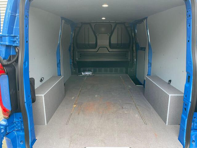 Volkswagen TRANSPORTER 2.0 TDI 170PK Automaat L2 Bulli Intro Led | Black Edition | Navigatie | Stoelverwarming | Carplay | L.M.Wielen | Clima