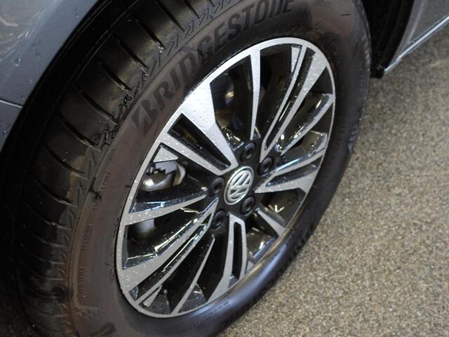 Volkswagen TRANSPORTER 2.0 TDI L2H1 28 Highline Automaat Camera | Airco | Cruise control | Navigatie | Trekhaak | Lichtmetalen velgen | Apple Carplay/ Android Auto | LED