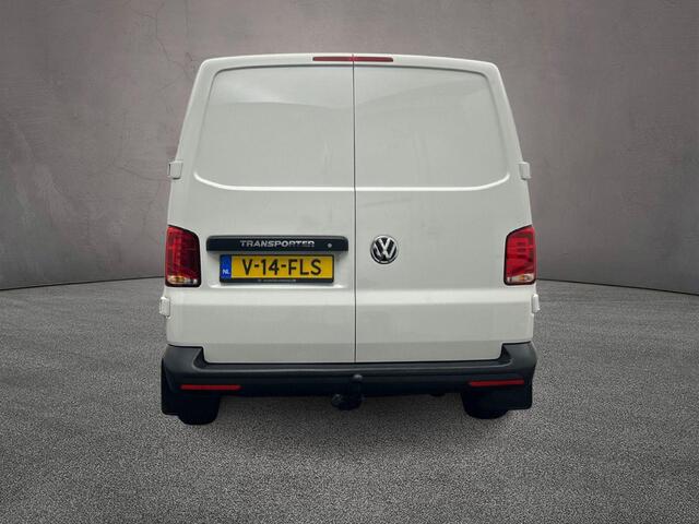 Volkswagen TRANSPORTER 2.0 TDI 110pk L2 | Trekhaak | BPM-vrij | Cruise-control | Achterdeuren | Betimmering