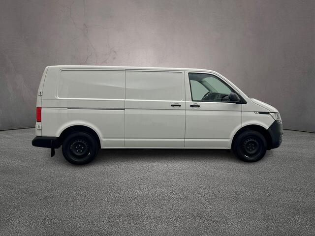 Volkswagen TRANSPORTER 2.0 TDI 110pk L2 | Trekhaak | BPM-vrij | Cruise-control | Achterdeuren | Betimmering