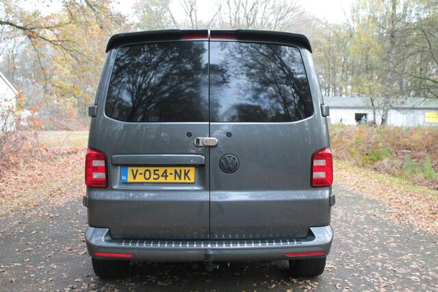 Volkswagen TRANSPORTER 2.0 TDI L2H1 DC Highline | Pano | Carbon | Audison | Camera | Trekhaak