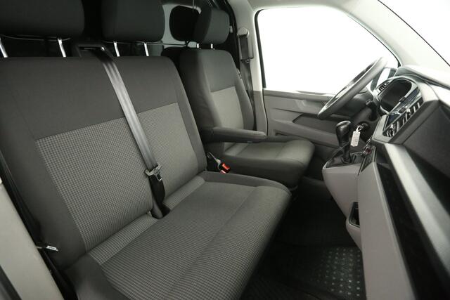 Volkswagen TRANSPORTER 2.0 TDI L2H1 | 150PK | Automaat | Airco | Carplay | Cruise | 3-Zits | Parkeersensoren