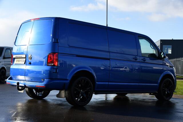 Volkswagen TRANSPORTER 2.0 TDI L2H1 Bulli Edition Adaptieve Cruise, Camera, Carplay, LED, Stoelverwarming, Trekhaak, Multimedia, 150pk, Automaat, Standkachel, Uniek!