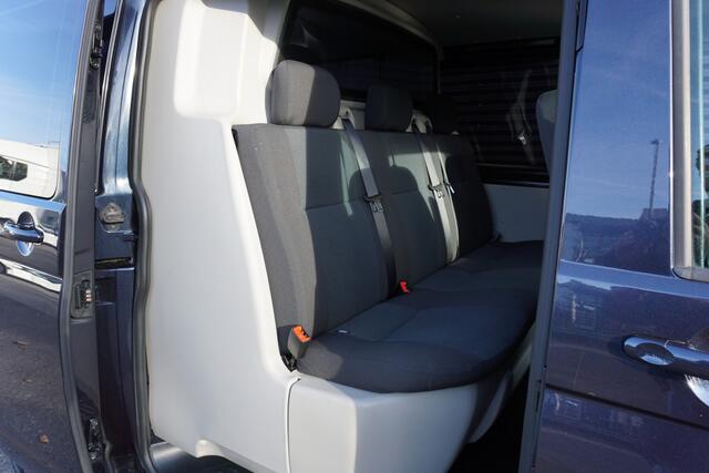 Volkswagen TRANSPORTER 150PK Automaat L1 Dubbele Cabine Hulpluchtvering Apple Carplay Trekhaak Cruise control Parkeersensoren