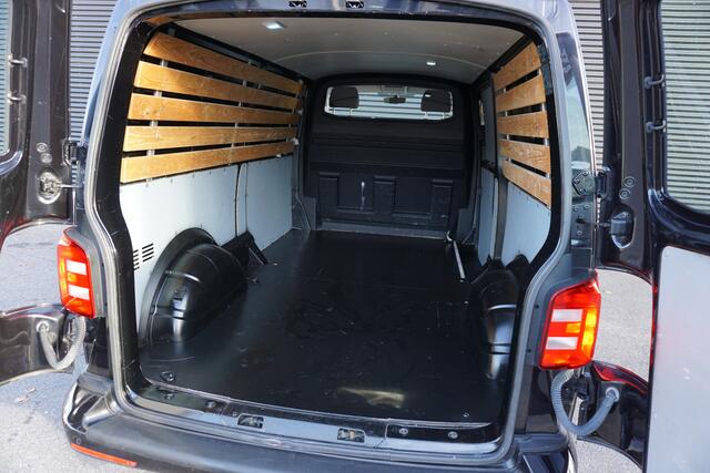 Volkswagen TRANSPORTER 150 PK Automaat L2 Apple Carplay Camera Navigatie Trekhaak Cruise control Sidebars