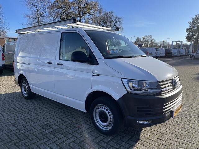 Volkswagen TRANSPORTER 2.0 TDI 102pk L1H1 Comfortline / vaste prijs rijklaar ¤ 14.950 ex btw / bpm vrij / euro 6 diesel / Bott ingerichte laadruimte / airco / cruise / imperial / trekhaak !