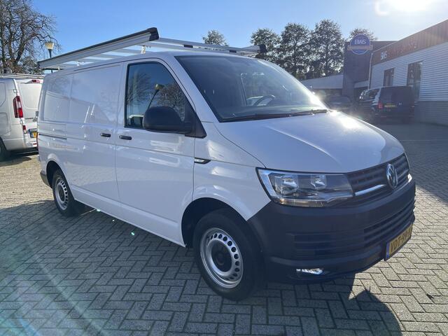 Volkswagen TRANSPORTER 2.0 TDI 102pk L1H1 Comfortline / vaste prijs rijklaar ¤ 16.950 ex btw / lease vanaf ¤ / euro 6 / bpm vrij / ingerichte laadruimte / imperial / bijrijdersbank / trekhaak / airco / cruise !