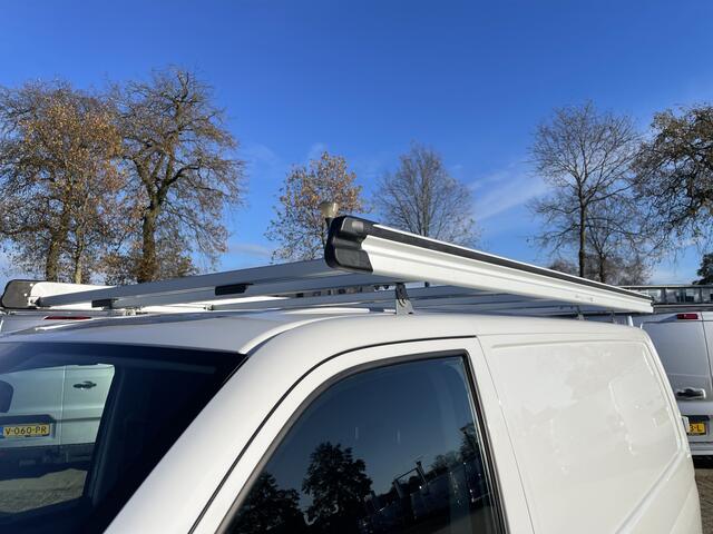 Volkswagen TRANSPORTER 2.0 TDI 102pk L1H1 Comfortline / vaste prijs rijklaar ¤ 16.950 ex btw / lease vanaf ¤ / euro 6 / bpm vrij / ingerichte laadruimte / imperial / bijrijdersbank / trekhaak / airco / cruise !