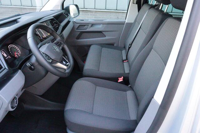 Volkswagen TRANSPORTER 2.0 TDI L2H1 32 Dubbel Cabine Comfortline Automaat | 6 PERS | NAVI | ADAP CRUISE | TREKHAAK | LMV |