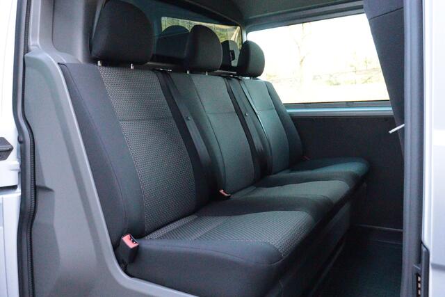 Volkswagen TRANSPORTER 2.0 TDI L2H1 32 Dubbel Cabine Comfortline Automaat | 6 PERS | NAVI | ADAP CRUISE | TREKHAAK | LMV |