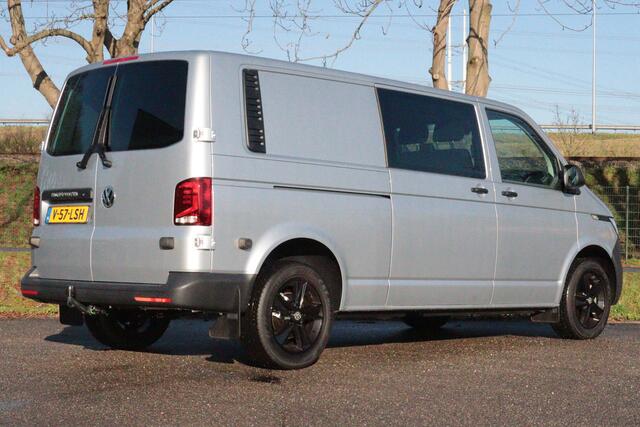 Volkswagen TRANSPORTER 2.0 TDI L2H1 32 Dubbel Cabine Comfortline Automaat | 6 PERS | NAVI | ADAP CRUISE | TREKHAAK | LMV |
