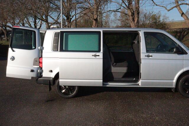 Volkswagen TRANSPORTER 2.0 TDI L2H1 32 Dubbel Cabine Comfortline Automaat | 6 PERS | NAVI | ADAP CRUISE | TREKHAAK | LMV |