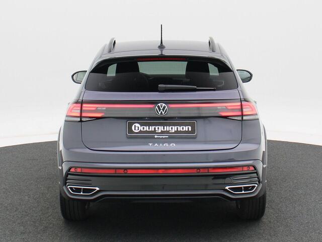 Volkswagen Taigo 1.0 TSi 110 Pk Automaat R-Line | Airco | Trekhaak | Stoelverwarming | Camera | 17 Inch | Privacy Glass | 13.869 Km!!