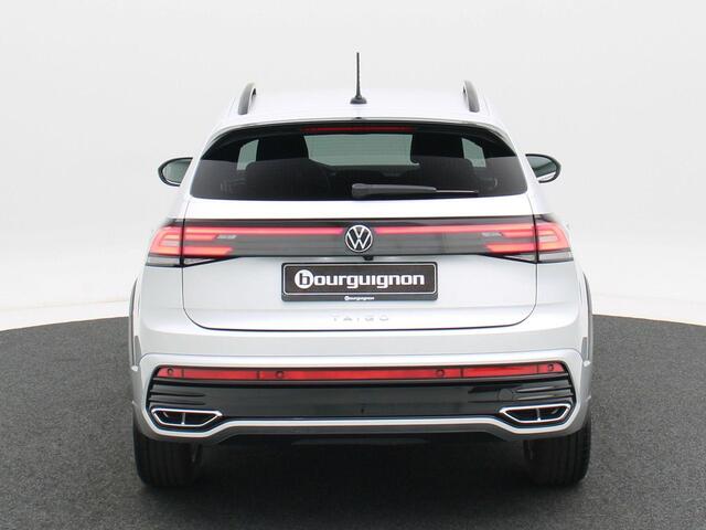 Volkswagen Taigo 1.0 TSi 110 Pk Automaat R-Line | Airco | Trekhaak | Stoelverwarming | Camera | 17 Inch | Privacy Glass | 17.204 Km!!