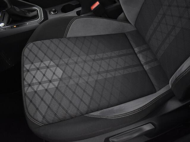 Volkswagen Taigo 1.0 Tsi 115pk DSG R-Line · Keyless · Camera · Apple/Android Car Play · P-Sensoren · 16'' Inch · Garantie t/m 31-05-2026 of 100.000km