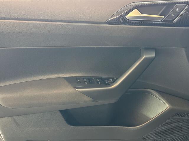 Volkswagen Taigo 1.0 TSI 95pk Life / Achteruitrijcamera / 17 inch velgen / Climatronic / App-Connect