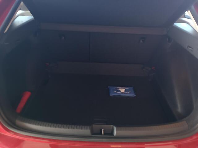 Volkswagen Taigo 1.0 TSI Style Automaat, Cruise, Carplay, camera