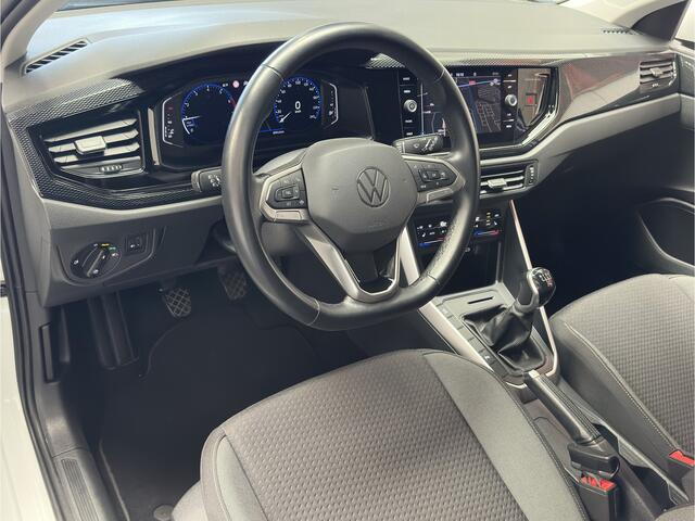 Volkswagen Taigo 1.0 TSI LIFE NAVIGATIE CRUISE CONTROL CLIMATE CONTROL STOELVERWARMING APPLE CARPLAY/ANDRTOID RIJSTROOKSENSOREN PDC ZEER MOOI !! NIEUW BINNEN