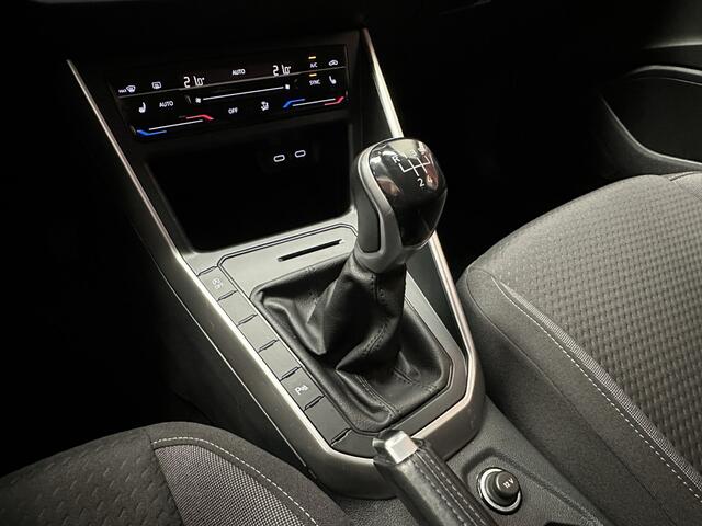 Volkswagen Taigo 1.0 TSI LIFE NAVIGATIE CRUISE CONTROL CLIMATE CONTROL STOELVERWARMING APPLE CARPLAY/ANDRTOID RIJSTROOKSENSOREN PDC ZEER MOOI !! NIEUW BINNEN