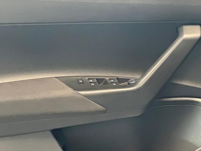 Volkswagen Taigo 1.0 115pk TSI R-Line Edition Parkeersensoren | Achteruitrijcamera | Adaptive cruise control