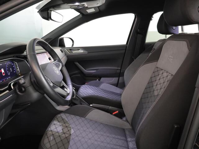 Volkswagen Taigo 1.0 TSI R-Line Edition 116 pk Automaat (DSG) | Verlengde garantie | Navigatie | Parkeersensoren | Achteruitrijcamera | Adaptieve cruise control | Black Style pakket | R-Line |