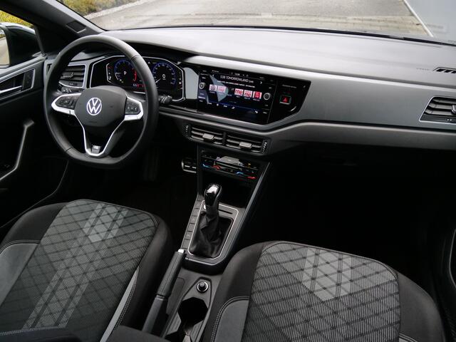 Volkswagen Taigo 1.0 TSI R-Line Edition 116 Pk Automaat DAB / Apple Carplay / Camera / 18 inch / Stoelverwarming