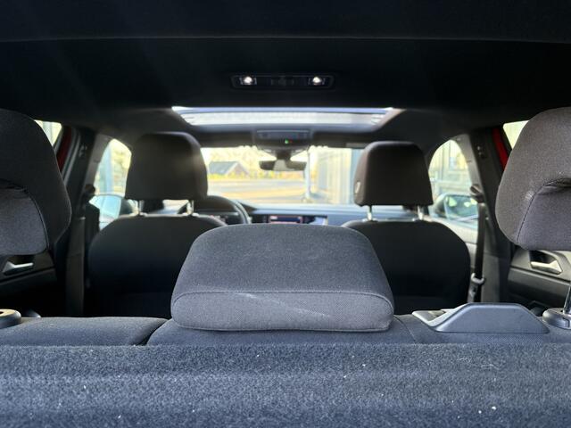Volkswagen Taigo 1.0 TSi DSG R-Line Business SCHUIFDAK/KEYLESS/CAMERA/18INCH/DODEHOEK/ADAPT.CRUISE