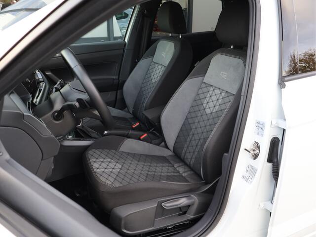 Volkswagen Taigo 1.0 TSI R-Line Automaat | IQ.Light | Cam | Carplay | 18" LMV | Keyless |