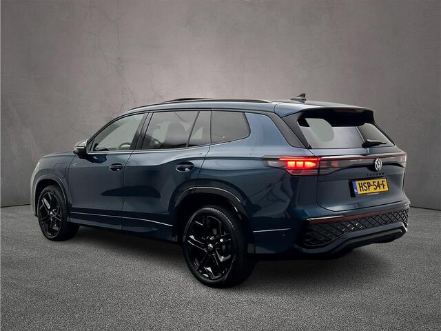 Volkswagen Tayron R-Line Edition 1.5 TSI eHybrid 204pk DSG Automaat Trekhaak, Black Style, Panoramadak, Adaptive cruise control, 360 camera, Achteruitrijcamera