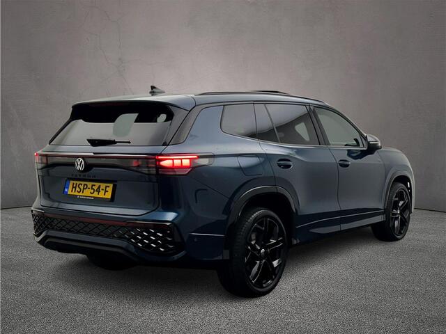 Volkswagen Tayron R-Line Edition 1.5 TSI eHybrid 204pk DSG Automaat Trekhaak, Black Style, Panoramadak, Adaptive cruise control, 360 camera, Achteruitrijcamera