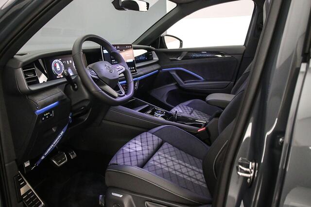 Volkswagen Tayron R-Line Edition 1.5 TSI eHybrid 272pk DSG Automaat Trekhaak, Panoramadak, Black Style, Adaptive cruise control, 360 camera, Navigatie