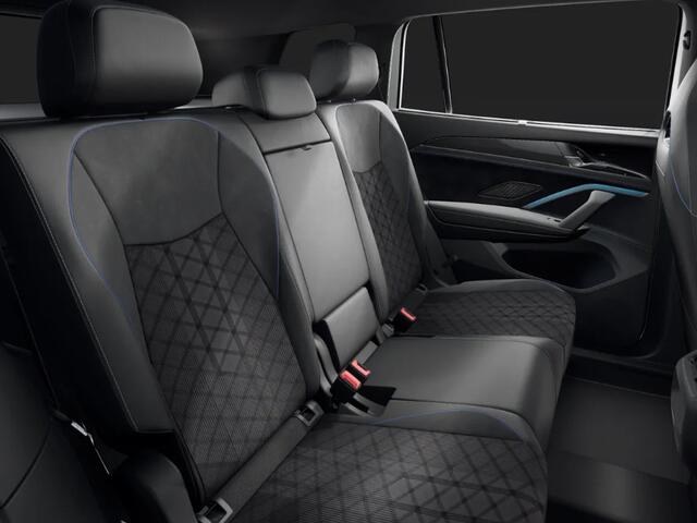 Volkswagen Tayron R-Line Edition 1.5 eHybrid 204 pk 6 versn. DSG · Black Style Pakket · Comfort Pakket · Trekhaak inklapbaar, met elektrische ontgrendeling, incl. aanhangermanoeuvreerhulp Trailer Assist ·