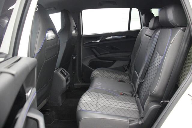 Volkswagen Tayron 1.5 eTSI R-Line Edition 7 Persoons Automaat - Carplay, Camera, Stoelverw.