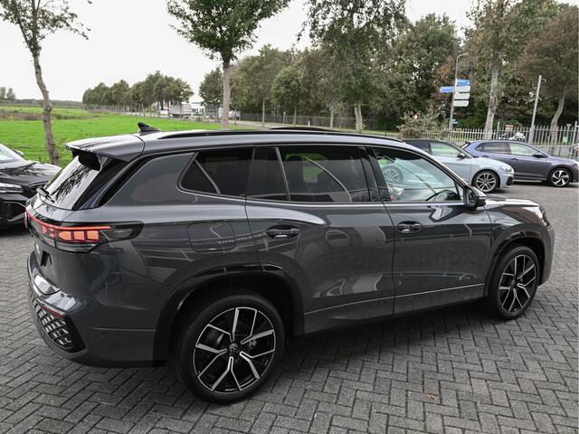 Volkswagen Tayron 1.5 eHybrid R-Line Edition NIEUW! Delphin Grey Pano ACC BSM Sfeerverl. Elektr.Klep Tr.haak VOL!!