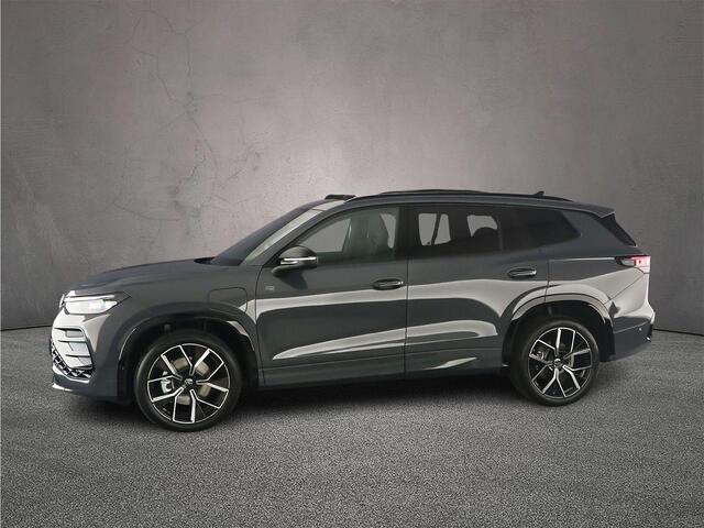 Volkswagen Tayron 1.5 eHybrid R-Line Edition 272pk DSG Automaat, Panoramadak, Rondomzicht camera, Trekhaak, Black style, Elektrische achterklep, Navigatie, App connect