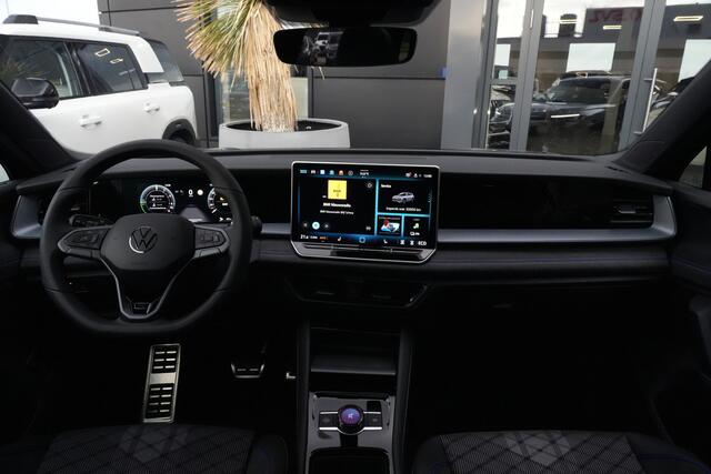 Volkswagen Tayron 1.5 eHybrid R-Line Edition 272pk Panoramadak/ErgoActive/Camera
