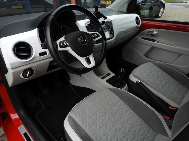 Volkswagen UP! 1.0 BMT UP! BEATS