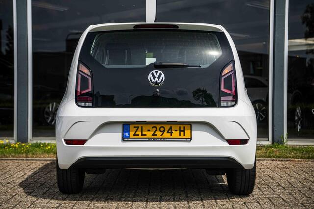 Volkswagen UP! 1.0 60 pk BMT move up! | Stoelverwarming | Airco | Maps & More
