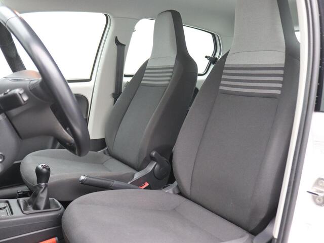 Volkswagen UP! 1.0 BMT move up! 60PK Achteruitrijcamera, Airco, Cruise Controle, DAB+, Parkeersensoren Achter, Multifunctioneel Stuurwiel, In hoogte verstelbare stoelen, 15" LM Velgen