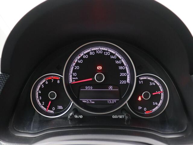 Volkswagen UP! 1.0 BMT move up! 60PK Achteruitrijcamera, Airco, Cruise Controle, DAB+, Parkeersensoren Achter, Multifunctioneel Stuurwiel, In hoogte verstelbare stoelen, 15" LM Velgen