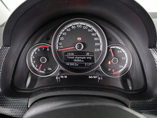 Volkswagen UP! 1.0 65 pk | Verlengde garantie | Navigatie via App | Autom. airco | Cruise control | Parkeersensoren achter | Achteruitrijcamera |