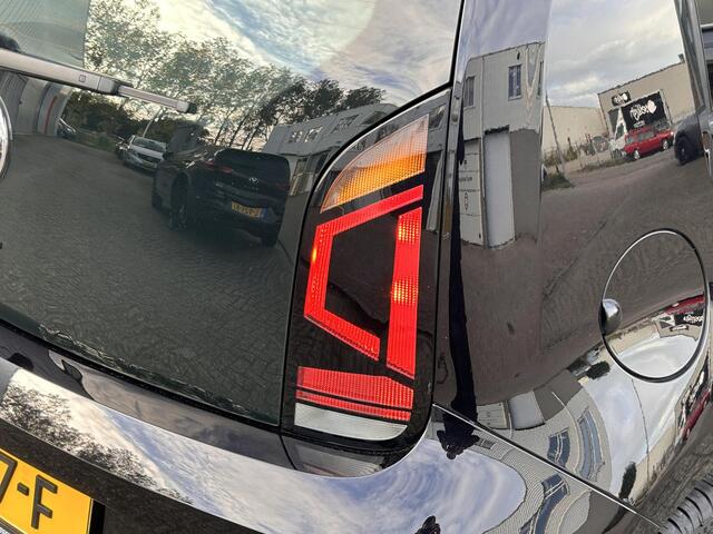 Volkswagen UP! 1.0 BMT high up! | Zwarte hemel | Lichtmetaal | CV| Bluetooth |