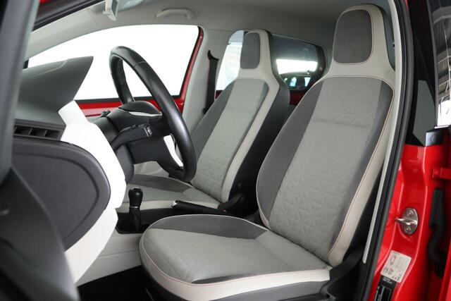 Volkswagen UP! 1.0 BMT up! beats / Clima / Cruisecontrol / Beats audio / BT