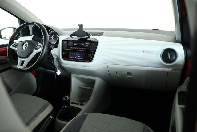 Volkswagen UP! 1.0 BMT up! beats / Clima / Cruisecontrol / Beats audio / BT